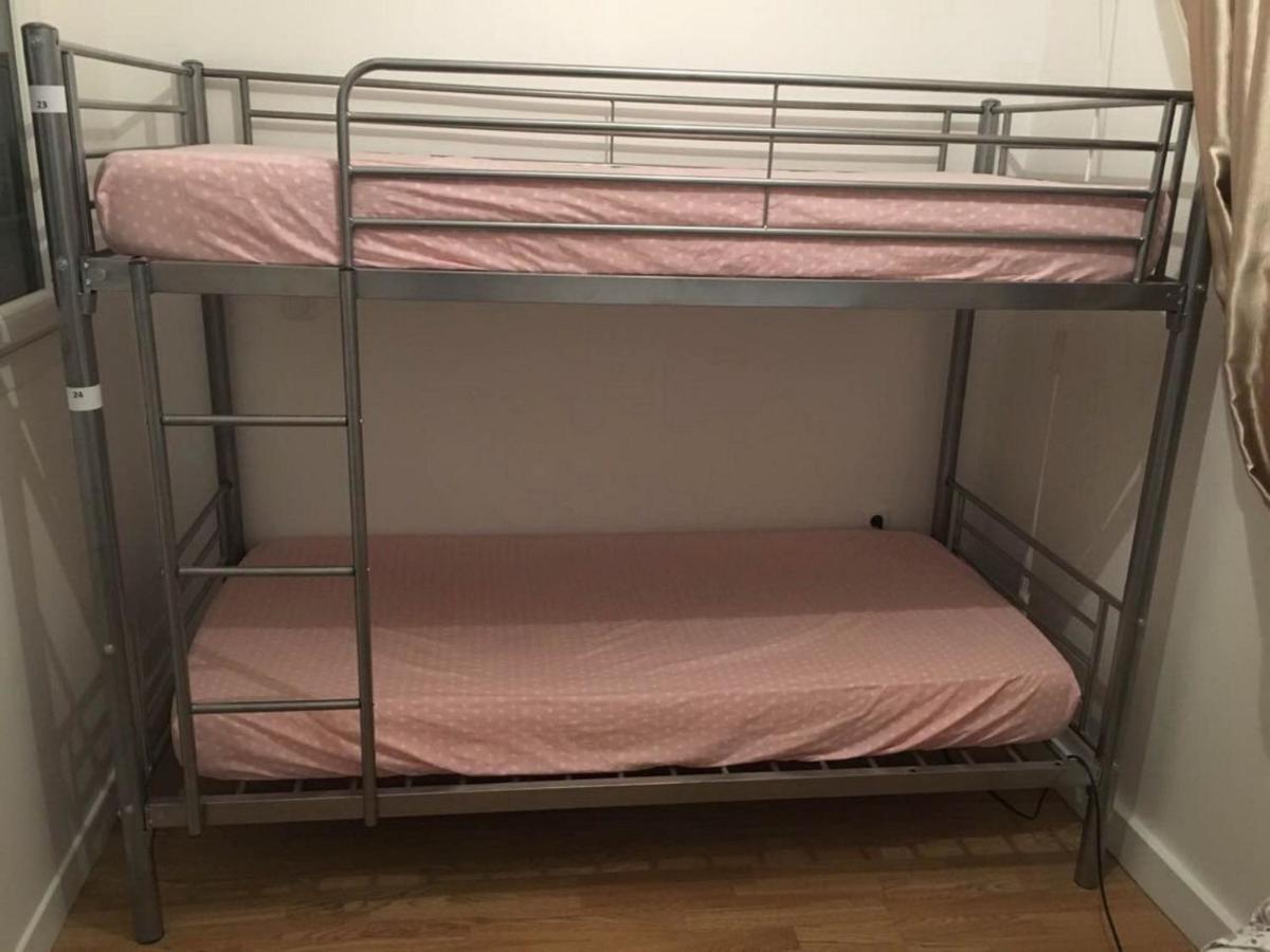 Lori Hostel Bobigny Bagian luar foto