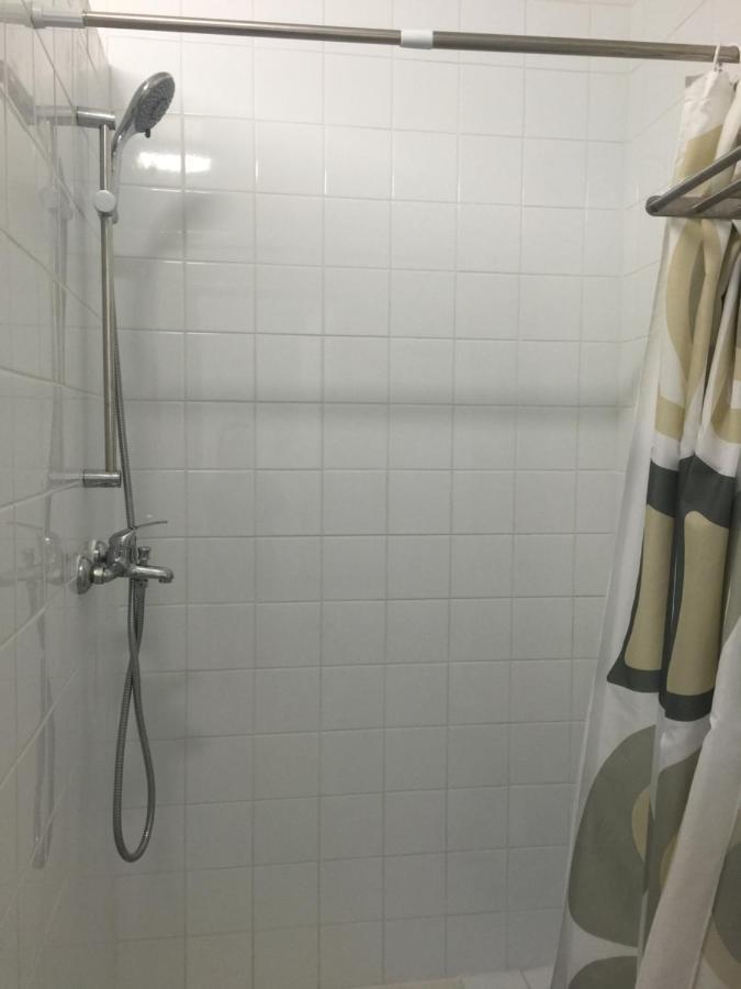 Lori Hostel Bobigny Bagian luar foto