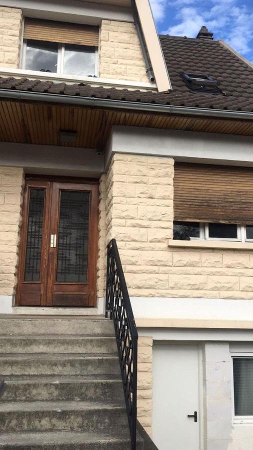 Lori Hostel Bobigny Bagian luar foto