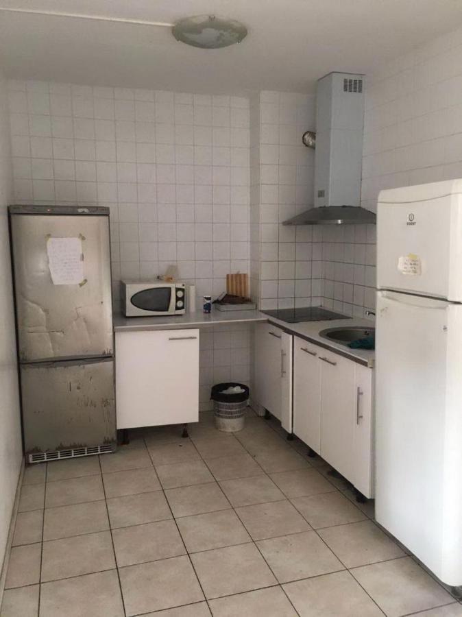 Lori Hostel Bobigny Bagian luar foto